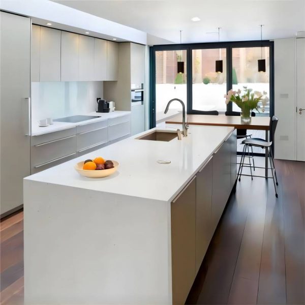 Thailand Factory Pure White Quartz Kitchen Countertops Polished Wholesale Customized